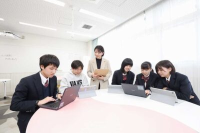 不登校の中学生、オンライン授業は「出席扱い」になる？条件をわかりやすく解説イメージ